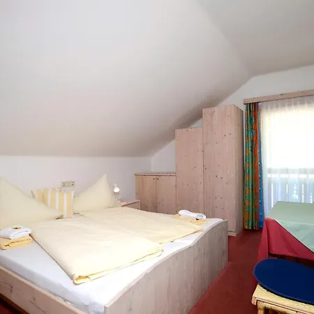 Landhaus Alpenrose - Feriendomizile Pichler Guest house Heiligenblut