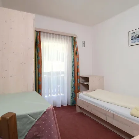 Landhaus Alpenrose - Feriendomizile Pichler Guest house Heiligenblut
