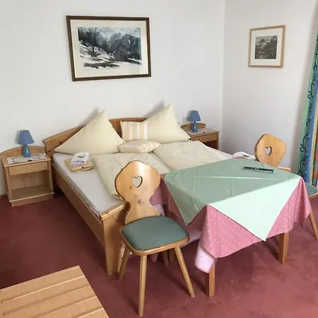 Landhaus Alpenrose - Feriendomizile Pichler 2* Heiligenblut