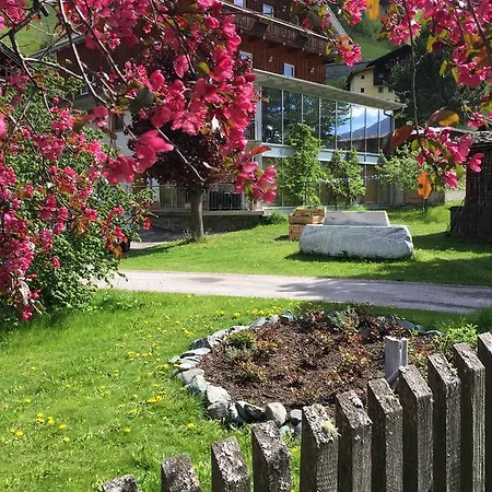 Landhaus Alpenrose - Feriendomizile Pichler 2* Heiligenblut