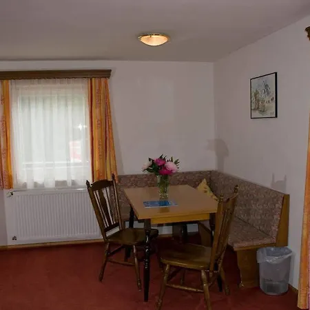 Landhaus Alpenrose - Feriendomizile Pichler