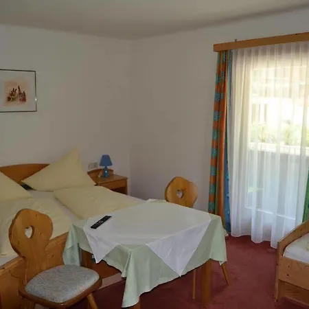 Guest house Landhaus Alpenrose - Feriendomizile Pichler