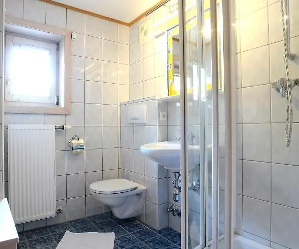 Гостевой дом Landhaus Alpenrose - Feriendomizile Pichler 3*