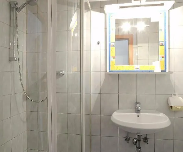 Гостевой дом Landhaus Alpenrose - Feriendomizile Pichler