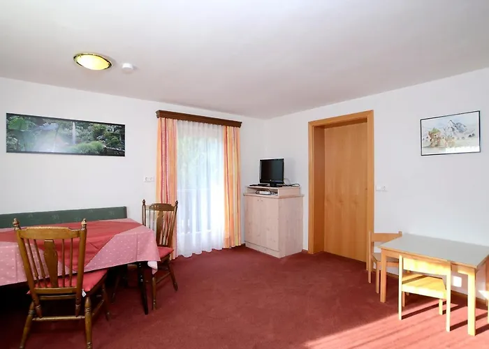 Landhaus Alpenrose - Feriendomizile Pichler Гостевой дом