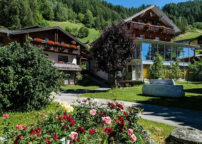 Landhaus Alpenrose - Feriendomizile Pichler 3* Хайлигенблут