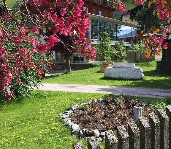 Landhaus Alpenrose - Feriendomizile Pichler 3* Хайлигенблут