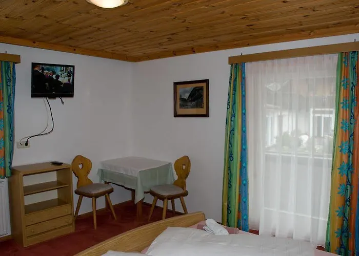 Landhaus Alpenrose - Feriendomizile Pichler 3*