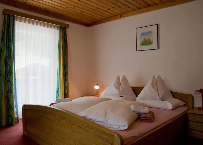 Landhaus Alpenrose - Feriendomizile Pichler